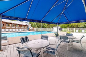 Piscina coperta, una piscina riscaldata