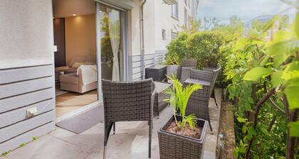 Appartement 'Wohnung Mit Terrasse NÀhe Airport' avec terrasse privée et Wi-Fi