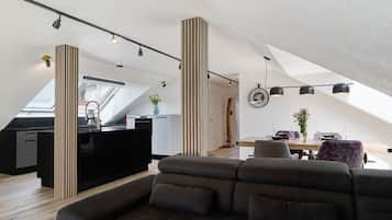 Fernseher, DVD-Player, Stereoanlage