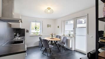 Køleskab, ovn, kogeplade, opvaskemaskine