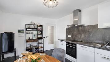 Refrigerador, horno, parrilla de estufa y lavavajillas