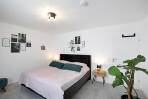 1 bedroom, free WiFi, bed sheets - Melanie's Apartment with Balcony and Wi-Fi (Burgsinn)