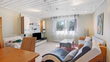 Televisión, videojuegos, reproductor de DVD y estéreo