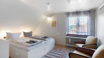 2 bedrooms, iron/ironing board, free WiFi, bed sheets