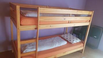 3 habitaciones, tabla de planchar con plancha y wifi gratis