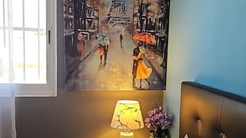 4 bedrooms, desk, iron/ironing board, WiFi