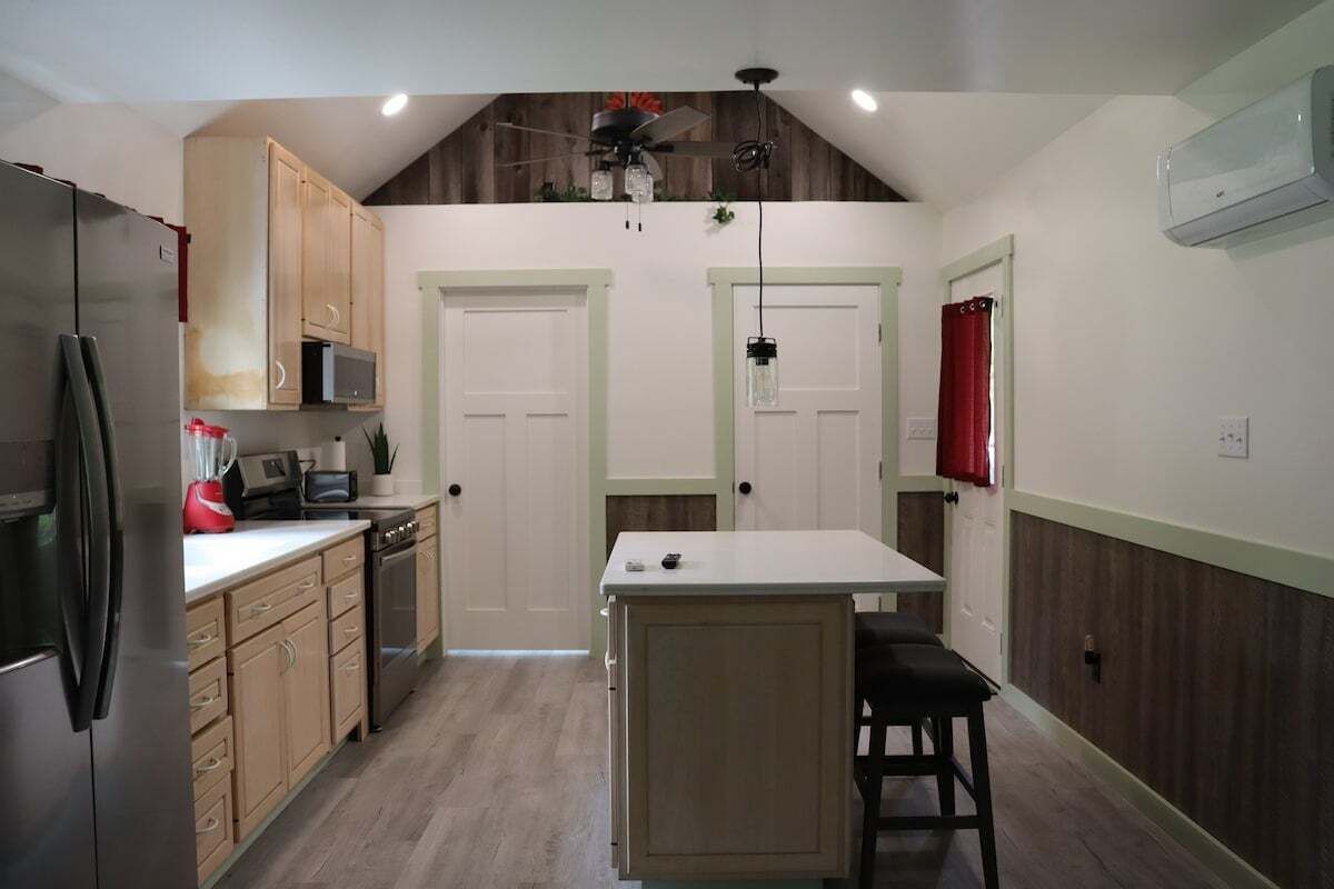 Refrigerador, microondas, horno, placa de cocina