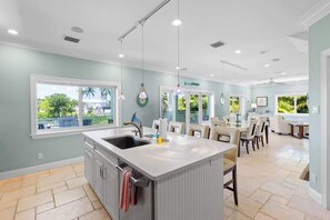 Dining - 4 Bedroom/4 Bath: Coco Plum Pool Home with pool + dockage. (Marathon)
