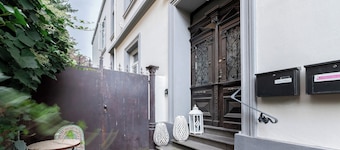 Appartamento 'Alte Stadtvilla' con giardino privato e Wi-Fi