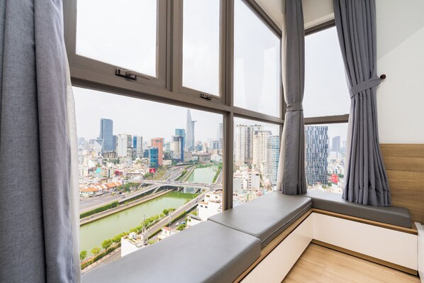 ลักซ์ชัวรี่อพาร์ทเมนท์, 3 ห้องนอน | เครื่องนอนระดับพรีเมียม, เตียงเมมโมรีโฟม, ห้องพักตกแต่งอย่างมีเอกลักษณ์