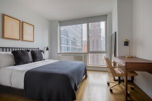 2 quartos, ferros/tábuas de passar roupa, Wi-Fi, roupa de cama