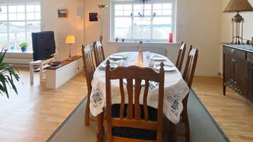 House | Dining
