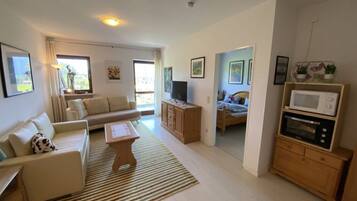 House | Private kitchen | Oven, electric kettle, toaster, highchair