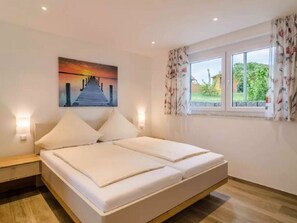 House | 1 bedroom, individually furnished