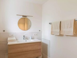 House | Bathroom