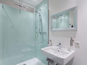 Mobile Home | Bathroom