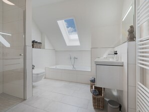 Apartment | Bathroom - Holiday Home Meerperle (Butjadingen)