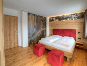 House | 1 bedroom, individually furnished - Neunerspitze Comfortable Holiday Residence (San Lorenzo di Sebato)