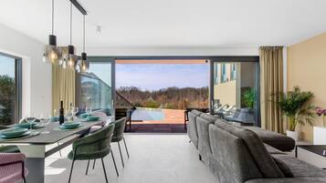 Villa | Dining