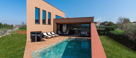 Villa | Pool | Indoor pool, outdoor pool
