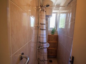 Apartment | Bathroom