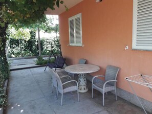 Apartment | Dining - Apartments Amalia - Two Bedroom Apartment With Terrace (Zadar)