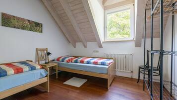 House | 4 bedrooms, individually furnished