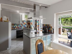 ハウス | 専用キッチン | オーブン