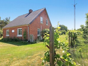 House | Exterior - 4 Person Holiday Home in Laeso (Læsø)