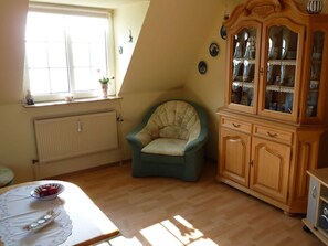 1 室のベッドルーム、客室ごとに異なるインテリア、アイロン / アイロン台、ベッドシーツ