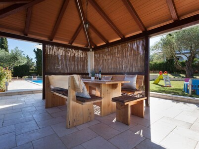 Villa Rosy Comfortable Holiday Residence