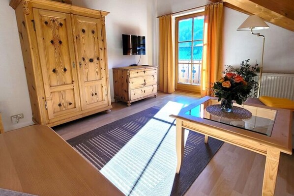 Living area - Holiday Apartment Angelbauer (Garmisch-Partenkirchen)