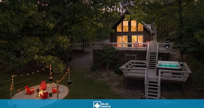 Dog-Friendly Chalet w/Hot Tub, Fire Pit & Deck