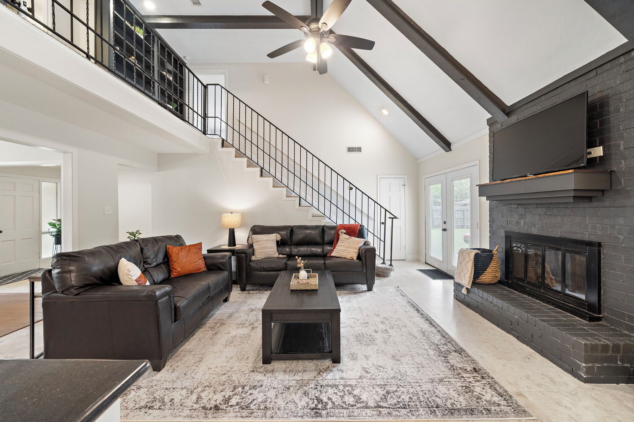 Charming 3BR Home w/ Outdoor Dining on Buttercup Street