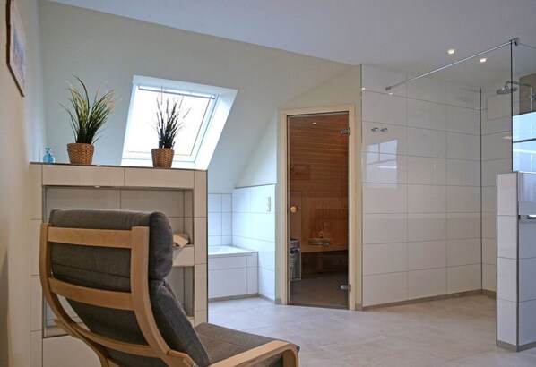 Apartment | Bathroom - Holiday Home sea Breeze (Butjadingen)