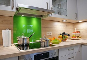 Apartment | Private kitchen - Holiday Home sea Breeze (Butjadingen)