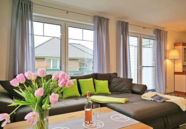 Living area - Holiday Home sea Breeze (Butjadingen)