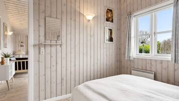 House | 3 bedrooms, individually furnished