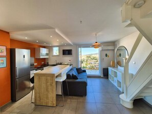 Living area - Duplex Contemporain, Climatisation à Deux pas de la mer (LA SEYNE SUR MER)