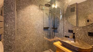 Chalet | Bathroom