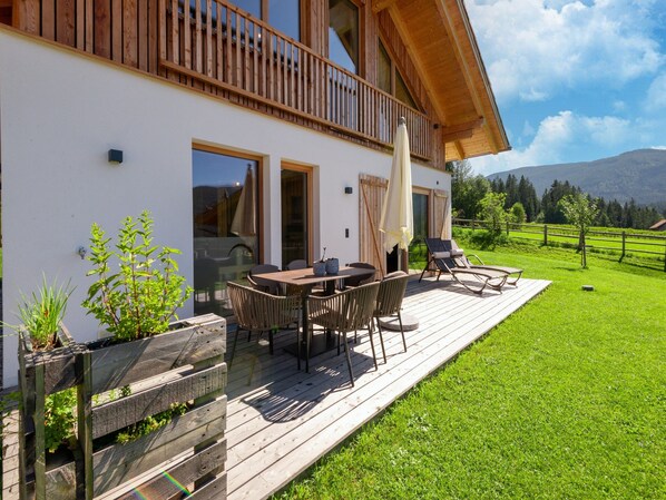 Chalet | Balcony - Chalet in Wolting With Natural Swimming Pond (Tamsweg)