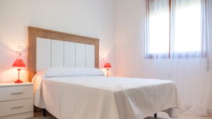 บ้านพัก | 4 ห้องนอน, เตารีด/โต๊ะรีดผ้า, ตกแต่งพิเศษโดยเฉพาะ, ผ้าปูที่นอน