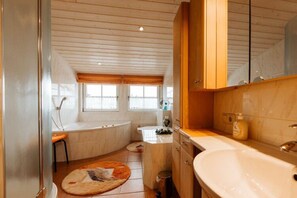 Apartment | Badezimmer