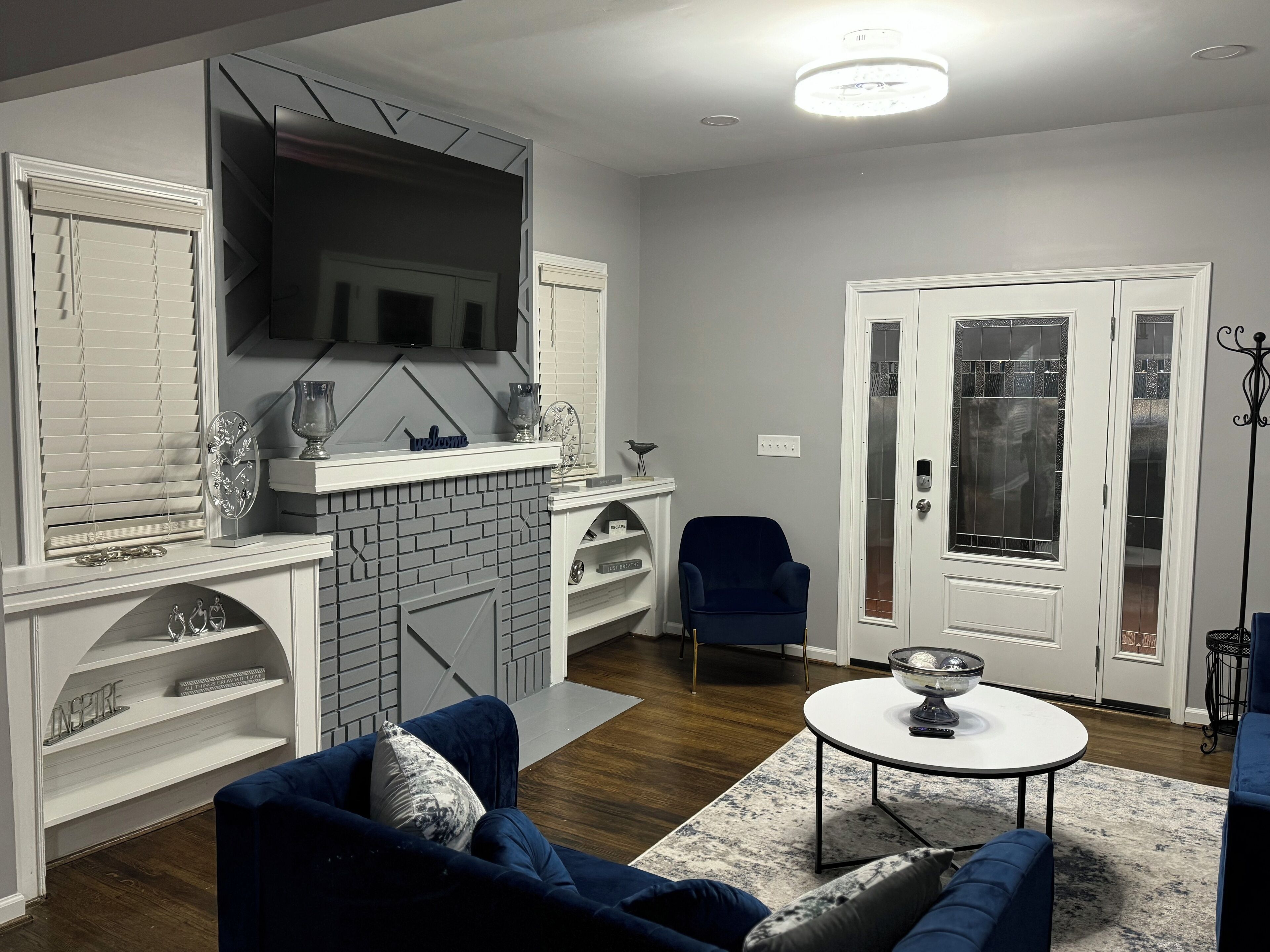 Smart-tv och eldstad