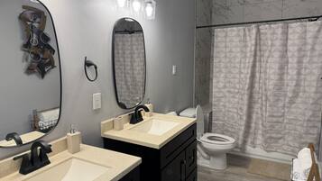 Towels, soap, shampoo, toilet paper