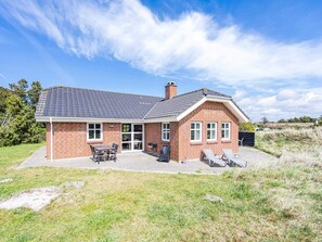 Exterior - 6 Person Holiday Home in Henne (Henne)