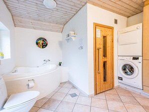 Bathroom - 6 Person Holiday Home in Henne (Henne)