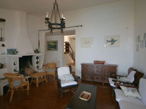 Living area - Giannina Comfortable Holiday Residence (Maracalagonis)