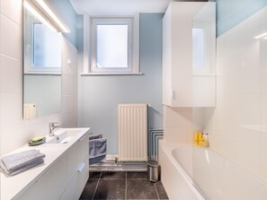 Apartment | Bathroom - Apartment in Belgium Near the Beach (Koksijde)