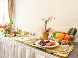 Apartment | Dining